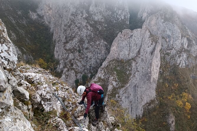 Private Hiking OR Climbing Experience in beaufitul gorges - A fortified cave before the climb