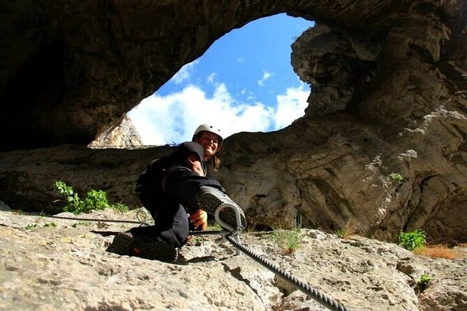 Private Hiking OR Climbing Experience in beaufitul gorges - Two hours on the fixed route