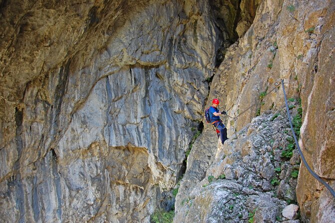 Private Hiking OR Climbing Experience in beaufitul gorges - Views from the top and a useful photo stop