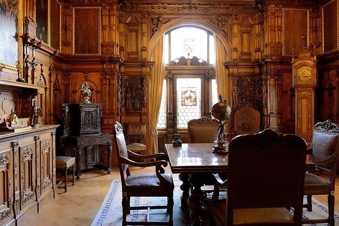 Private Tour in Bran Castle, Peles Castle, and Brasov - How the guide affects the day
