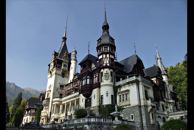Private tour to Bran Dracula's Castle and Peleș Royal Castle - Leaving Bucharest in a private vehicle