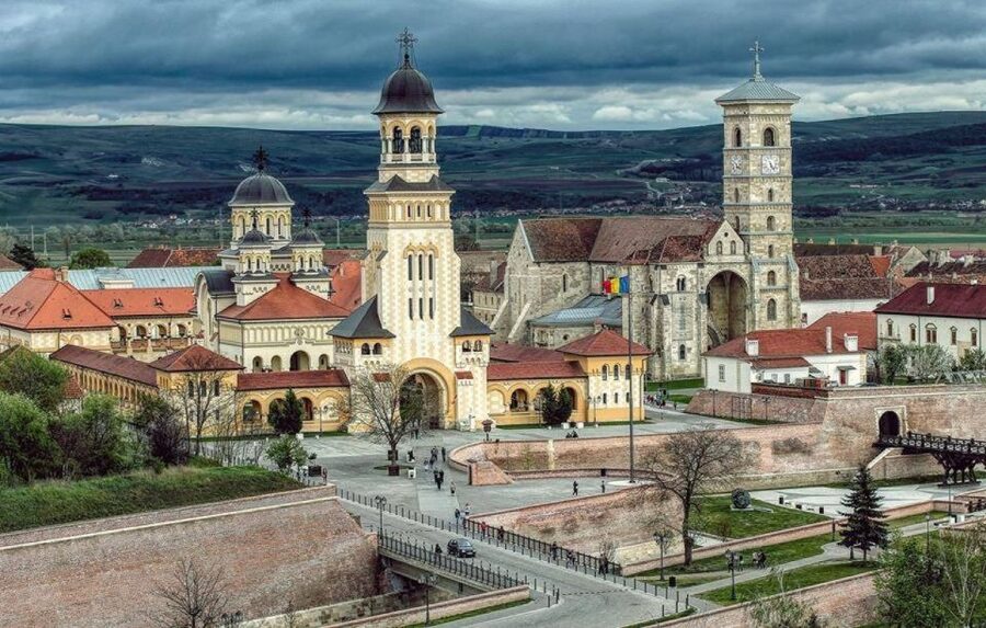 Sibiu: Alba Iulia and Corvin Castle Guided Tour - Why this makes a good day trip from Sibiu