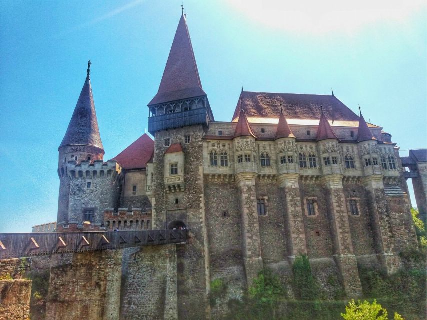 Sibiu: Alba Iulia and Corvin Castle Guided Tour - The 9:00 AM start at Sala Thalia