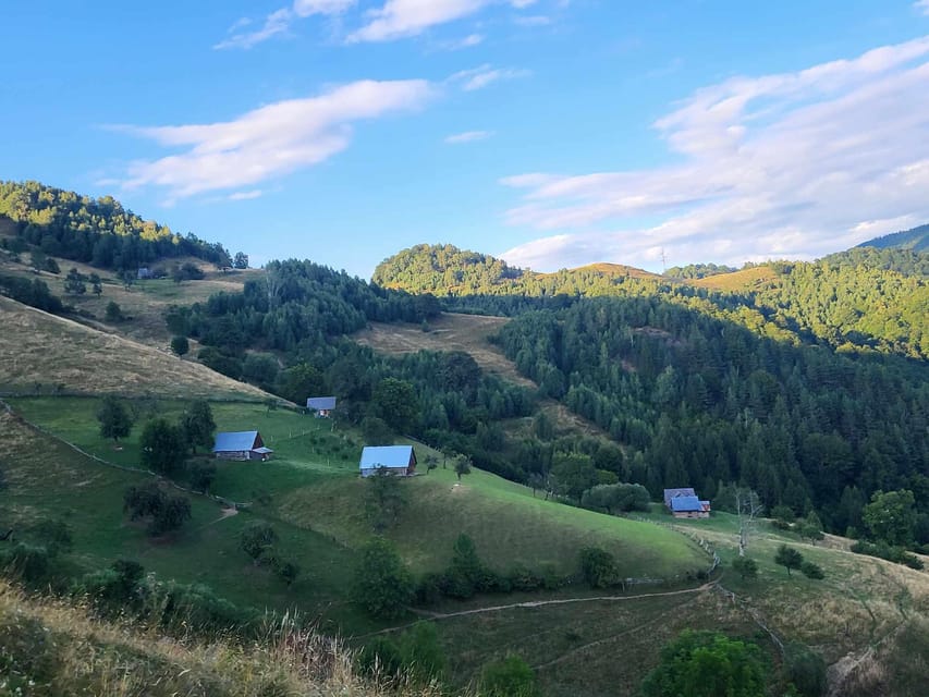 Sibiu: Cindrel Mountains Hike with Traditional Brunch - Leaving Sibiu from Parcare Thalia