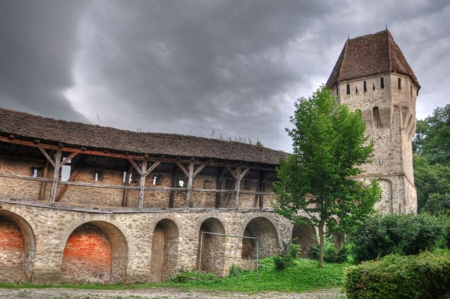 Sighisoara: Candlelight Tour of Dracula's Home Town - Walking the lanes and old defensive walls