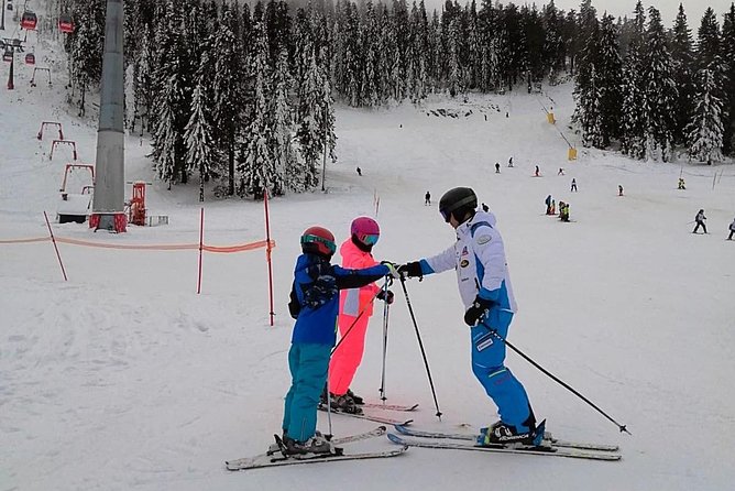 Ski / Snowboard Lessons on the Slopes of Poiana Brasov - Practicing after the included lesson