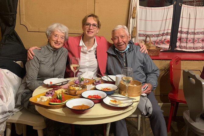 Street Food'n'Culture Tour - From royal streets to communist memories