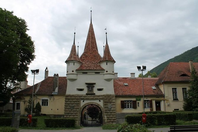 The Castles from the Carpathian Mountains! The Fixers Private Tour - Bran Castle: choose the Dracula story with open eyes