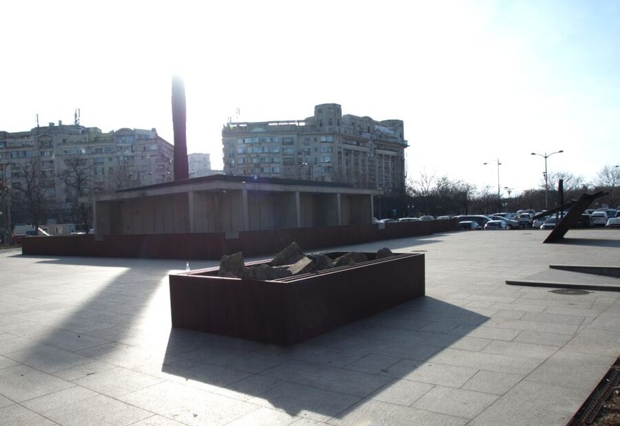 The Jewish heritage of Bucharest - half day walking tour - A kosher snack stop at Avraham Kosher
