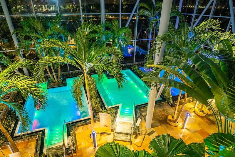 Therme:Spa Day at the biggest oasis of Relaxation《Bucharest》 - Who will enjoy this Bucharest spa day most