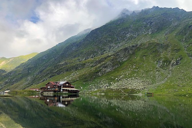 Transfagarasan Highway and Bran Castle Day Trip From Brasov - Guides, group size, and the feel of the day