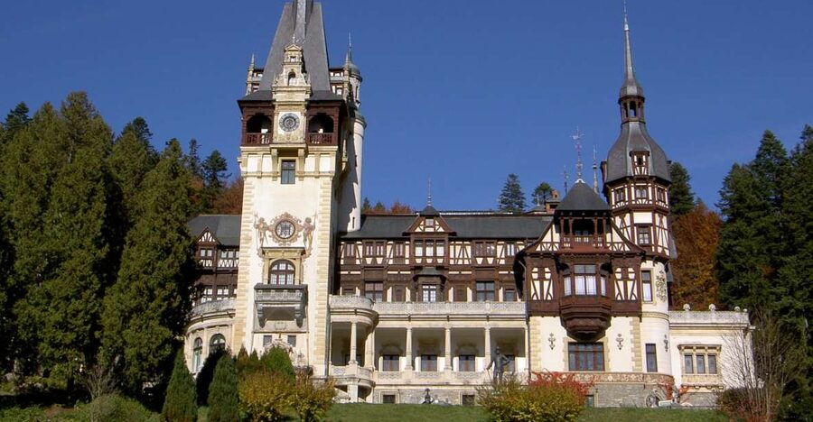 Transylvania: Cultural Full-Day Trip by Minivan - Lunch in Bran and the cost of eating on the road