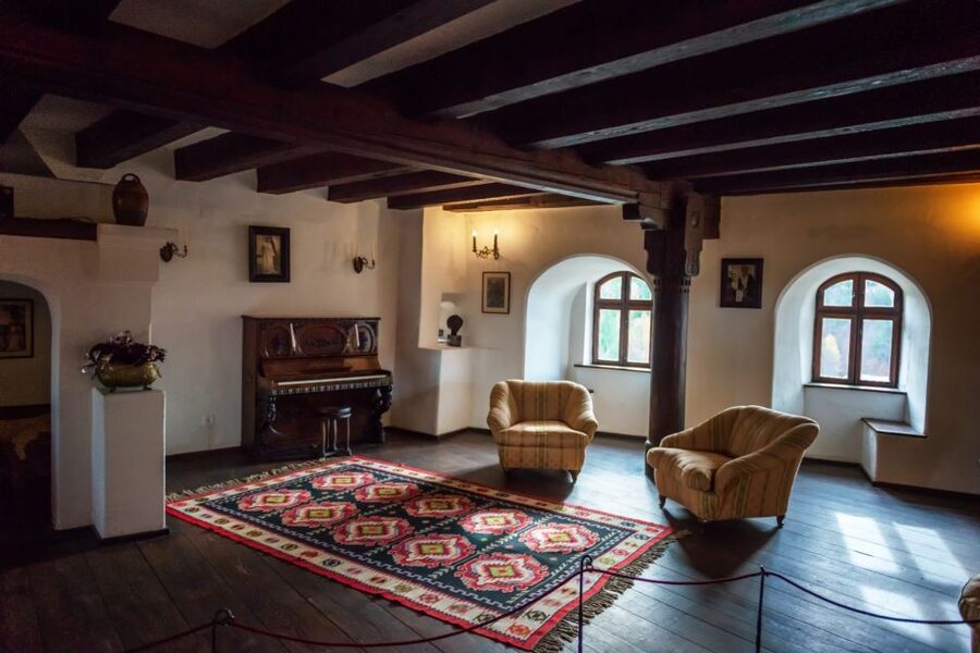 Transylvania Tour: Dracula's Castle, Peles Palace & Brasov - Why this day trip works from Bucharest