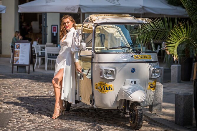 Tuk Tuk Bucharest Romantic Tour with miniBAR - Royal connections at the National Museum of Romanian Art