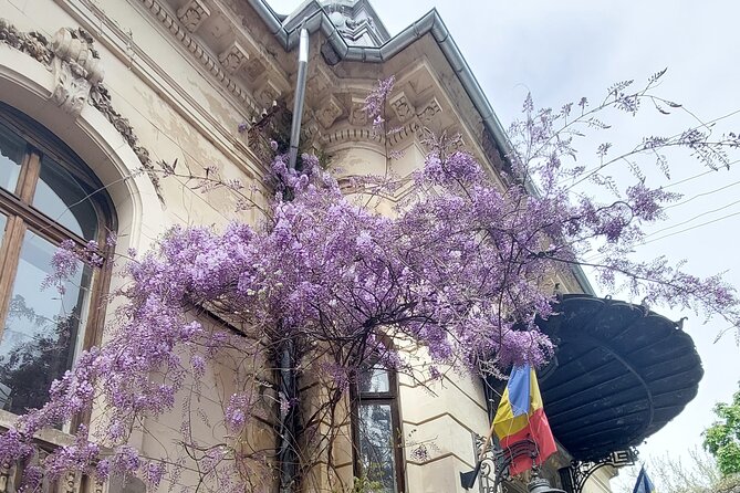 Unique Tour of Hidden Bucharest - What the guides add to the experience