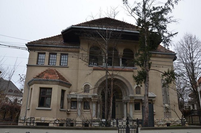Walking tour of Bucharest - What the Guide Adds to the Experience
