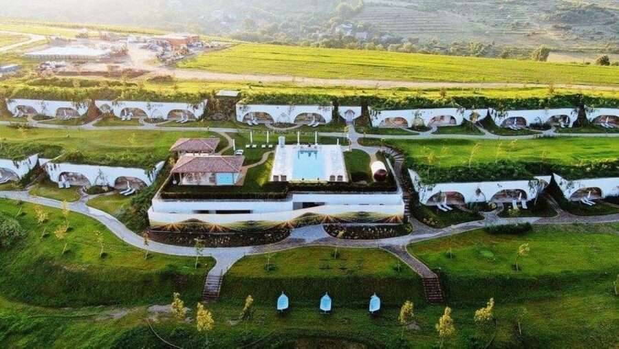 Winery touring & private wine tasting - one day private tour - First tasting at a modern local winery
